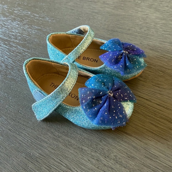 Other - Sparkly Blue Kids Shoes with Bow